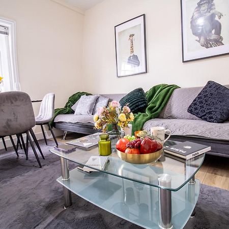 Cosy 2-Bedroom Apartment In Mayfair 8Cb - 4Th Floor No Elevator London Exteriör bild