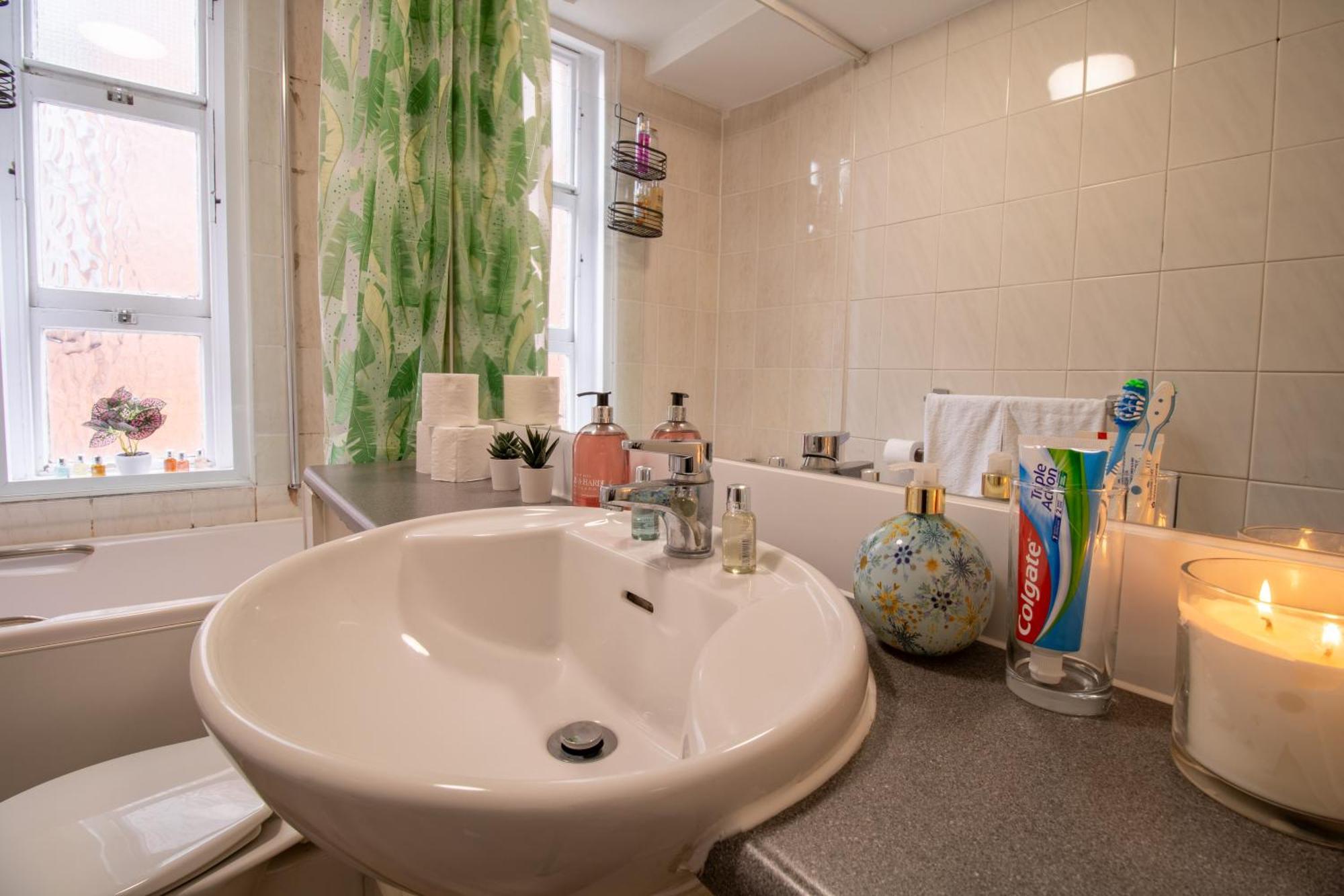 Cosy 2-Bedroom Apartment In Mayfair 8Cb - 4Th Floor No Elevator London Exteriör bild