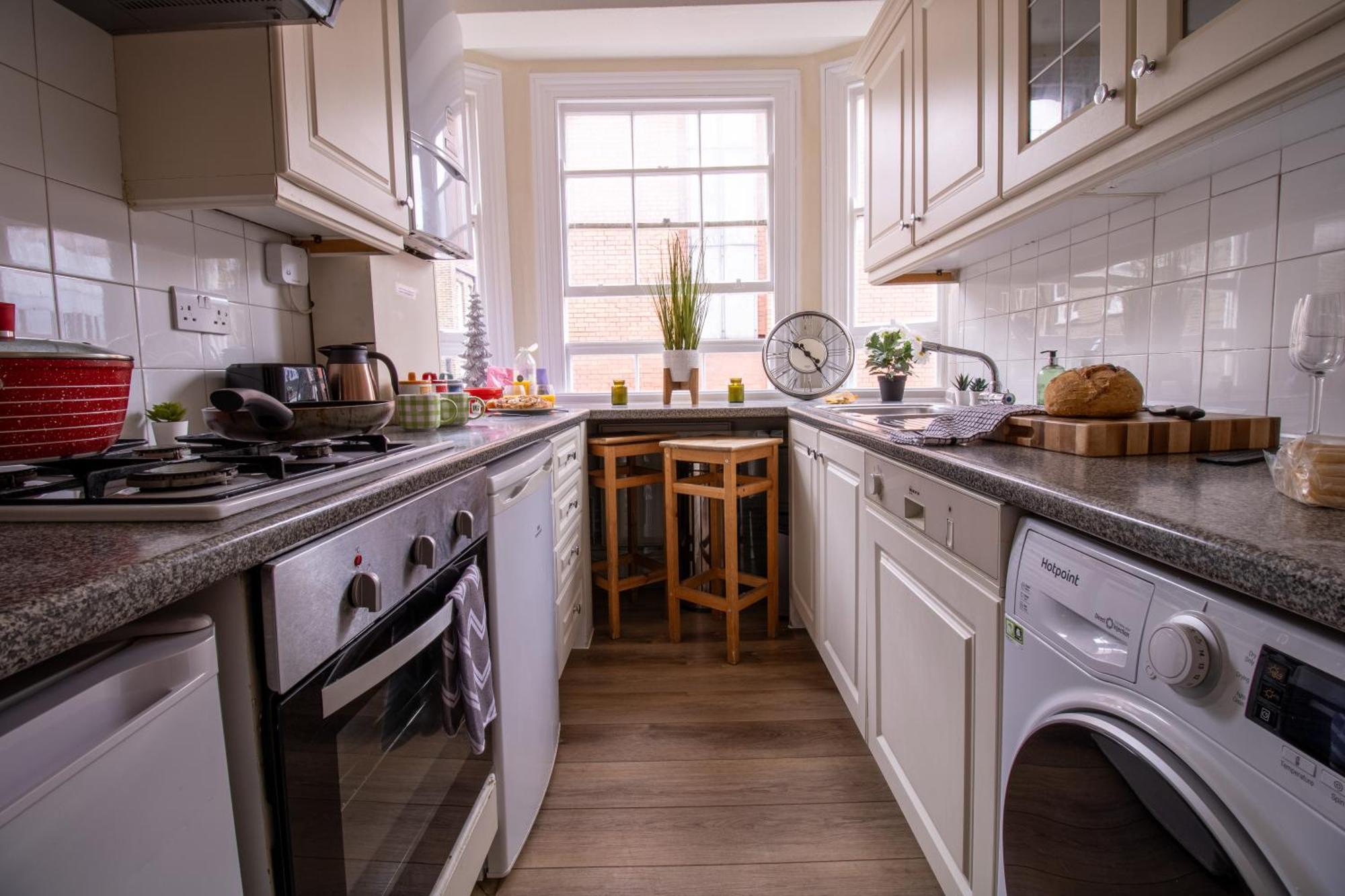 Cosy 2-Bedroom Apartment In Mayfair 8Cb - 4Th Floor No Elevator London Exteriör bild