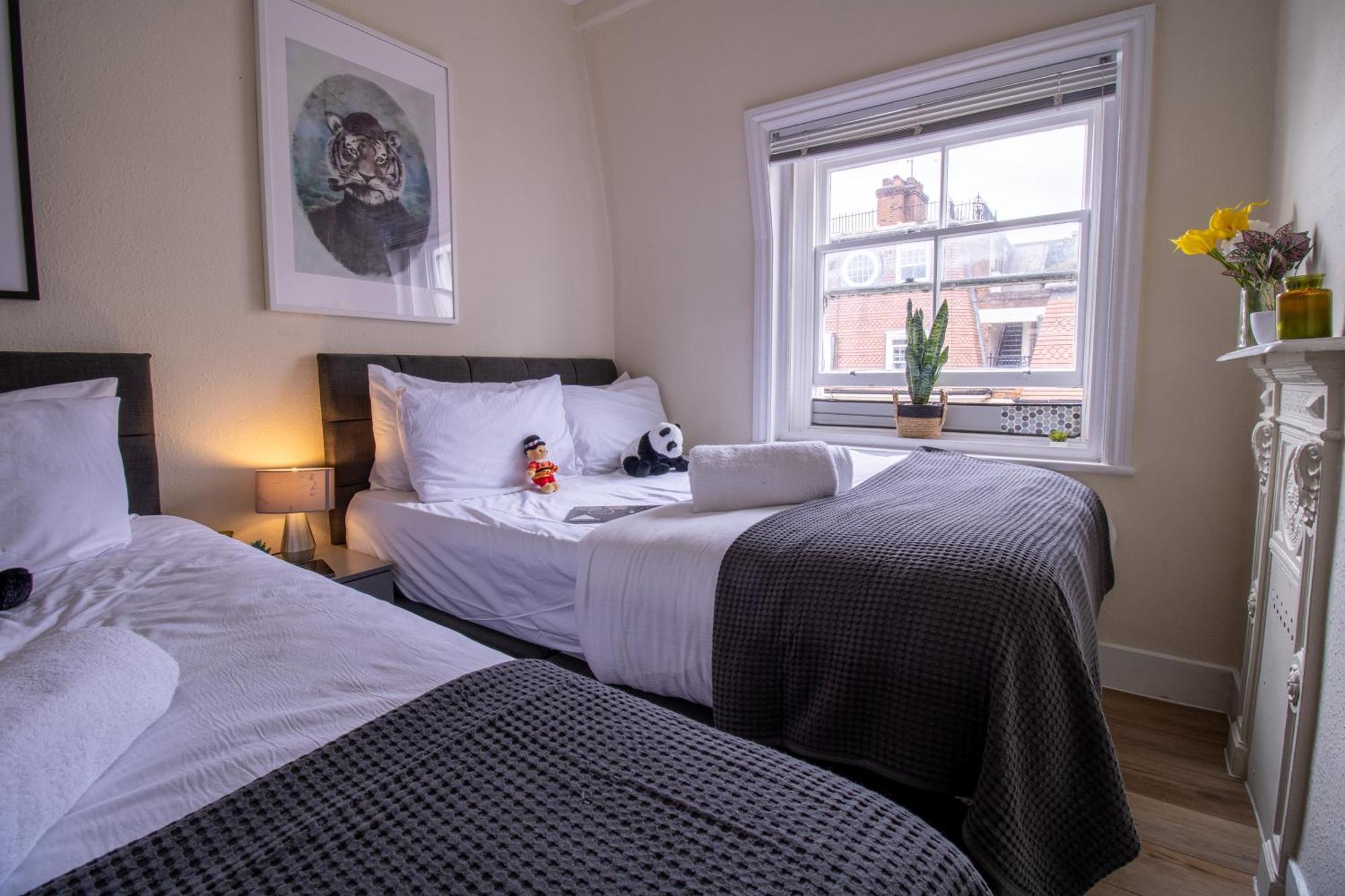 Cosy 2-Bedroom Apartment In Mayfair 8Cb - 4Th Floor No Elevator London Exteriör bild
